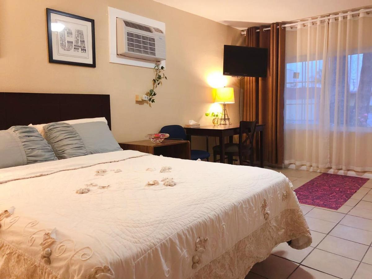 Royal Inn And Suites Hemet Buitenkant foto