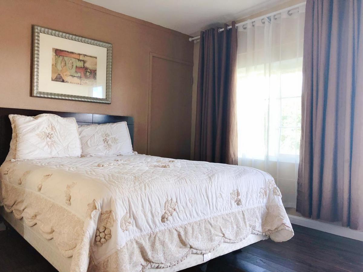 Royal Inn And Suites Hemet Buitenkant foto