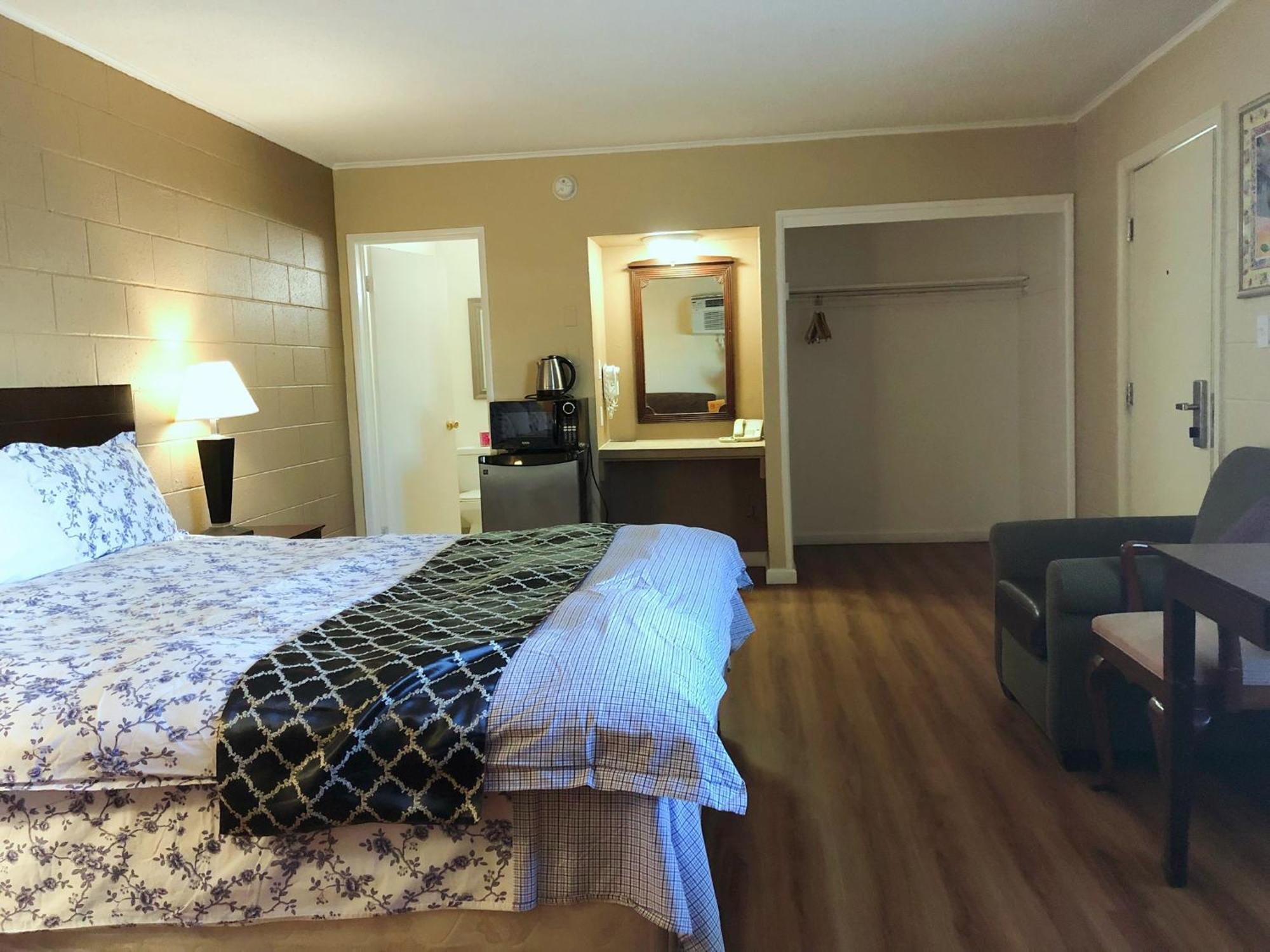 Royal Inn And Suites Hemet Buitenkant foto