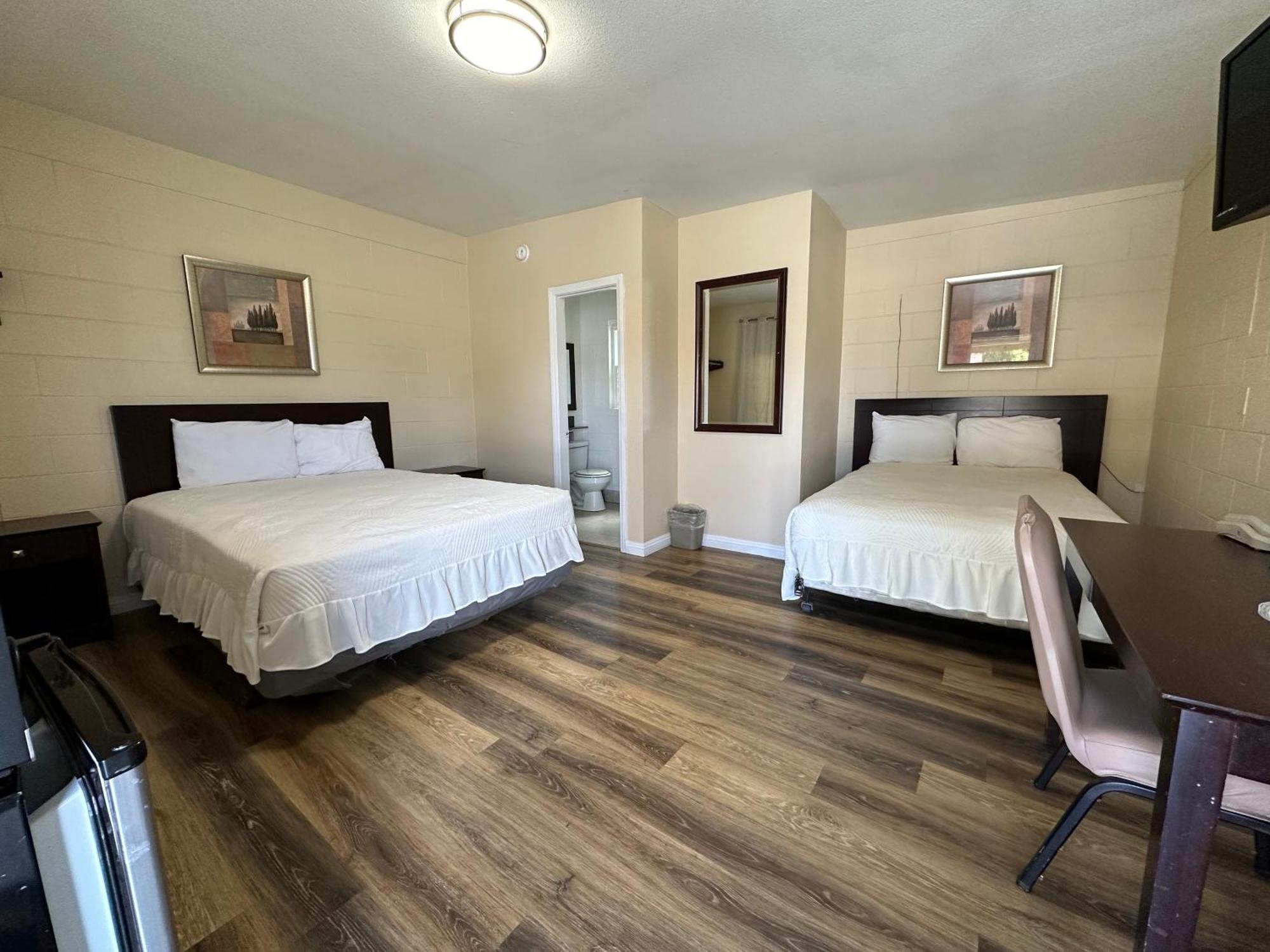 Royal Inn And Suites Hemet Buitenkant foto
