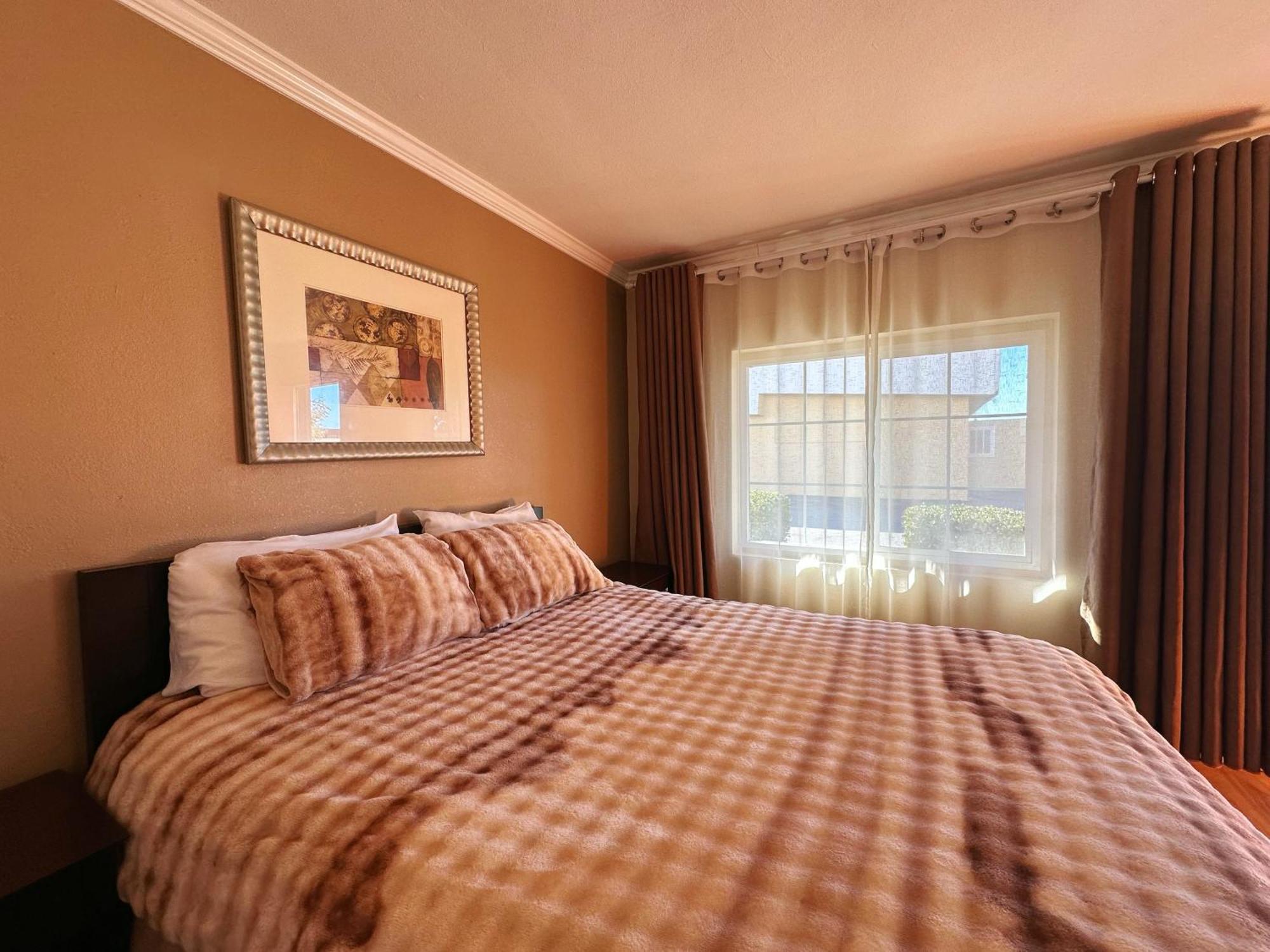 Royal Inn And Suites Hemet Buitenkant foto