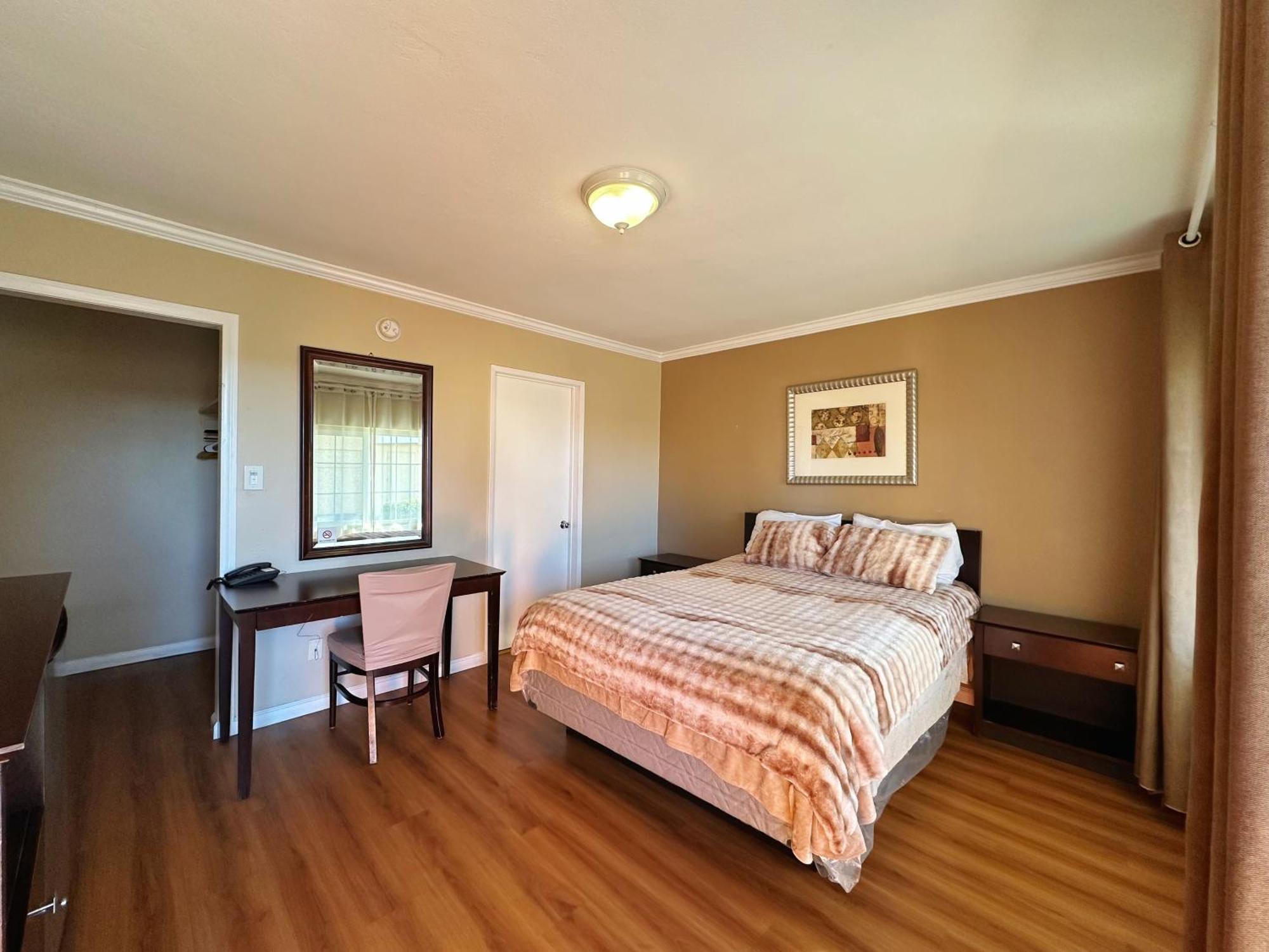 Royal Inn And Suites Hemet Buitenkant foto