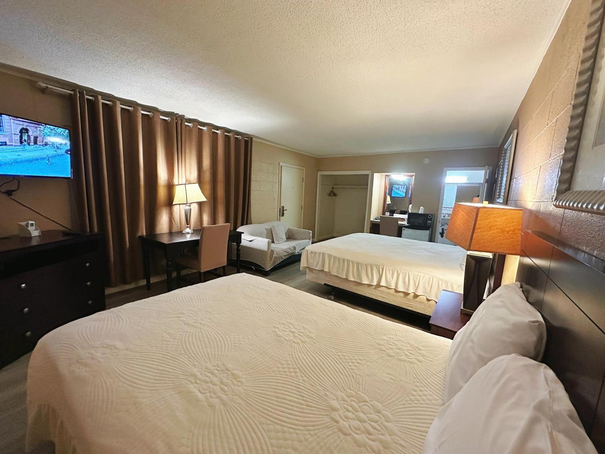 Royal Inn And Suites Hemet Buitenkant foto