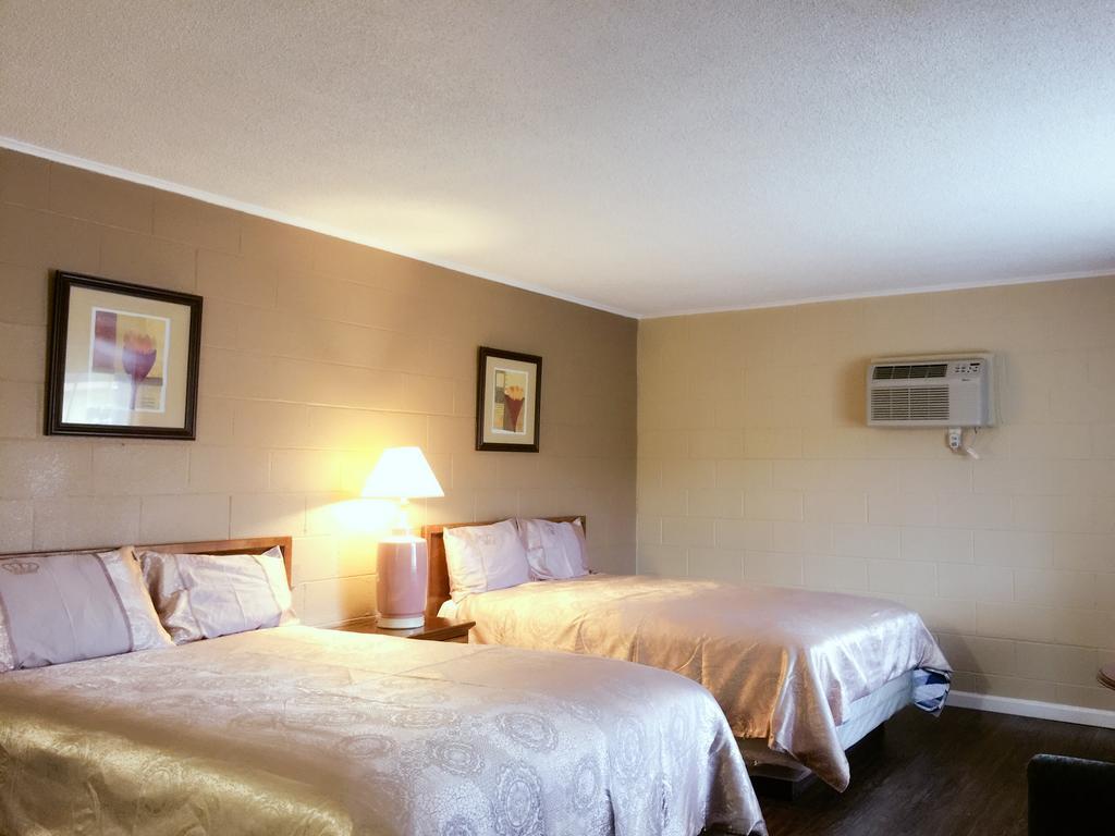 Royal Inn And Suites Hemet Buitenkant foto