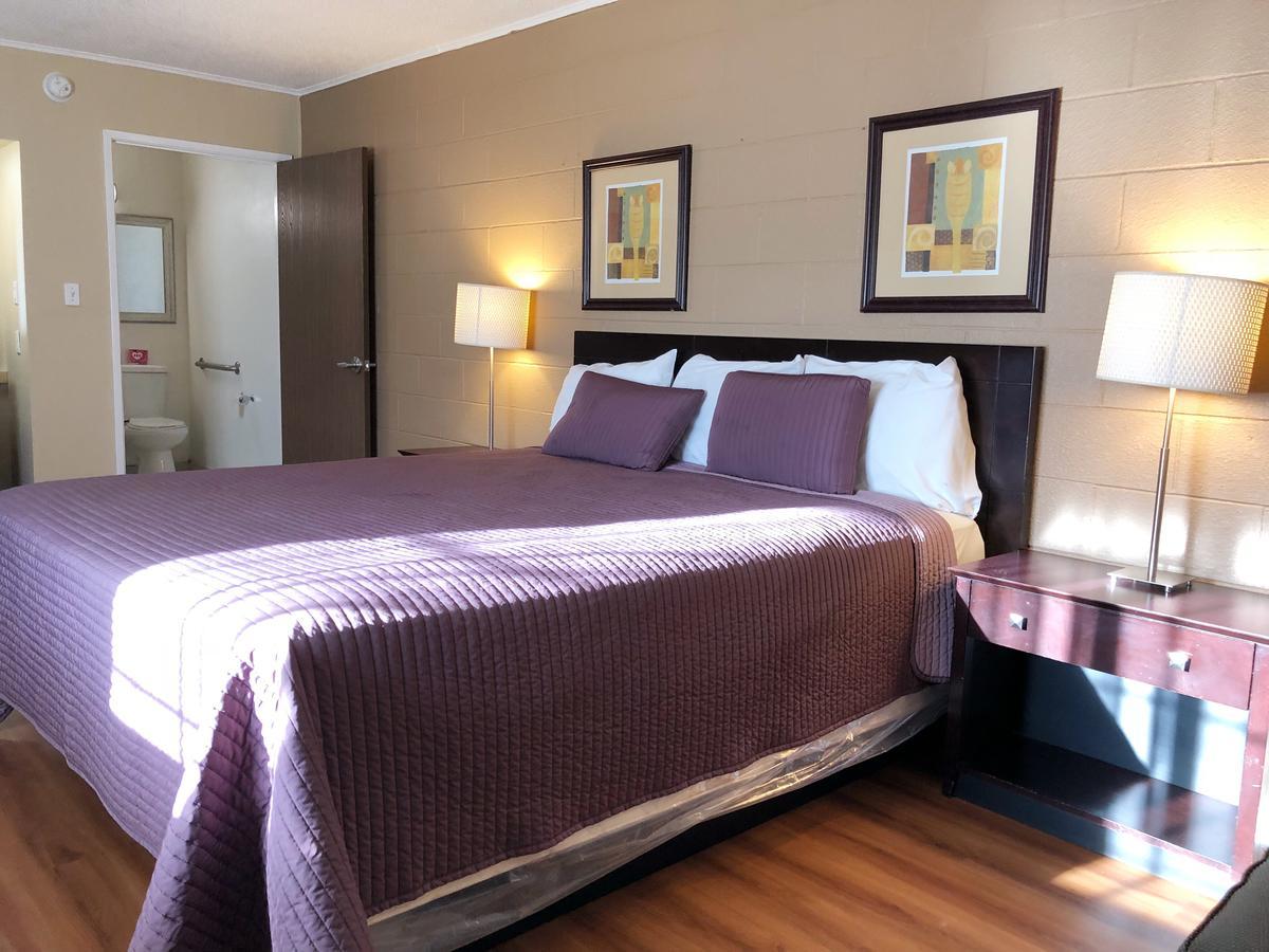 Royal Inn And Suites Hemet Buitenkant foto
