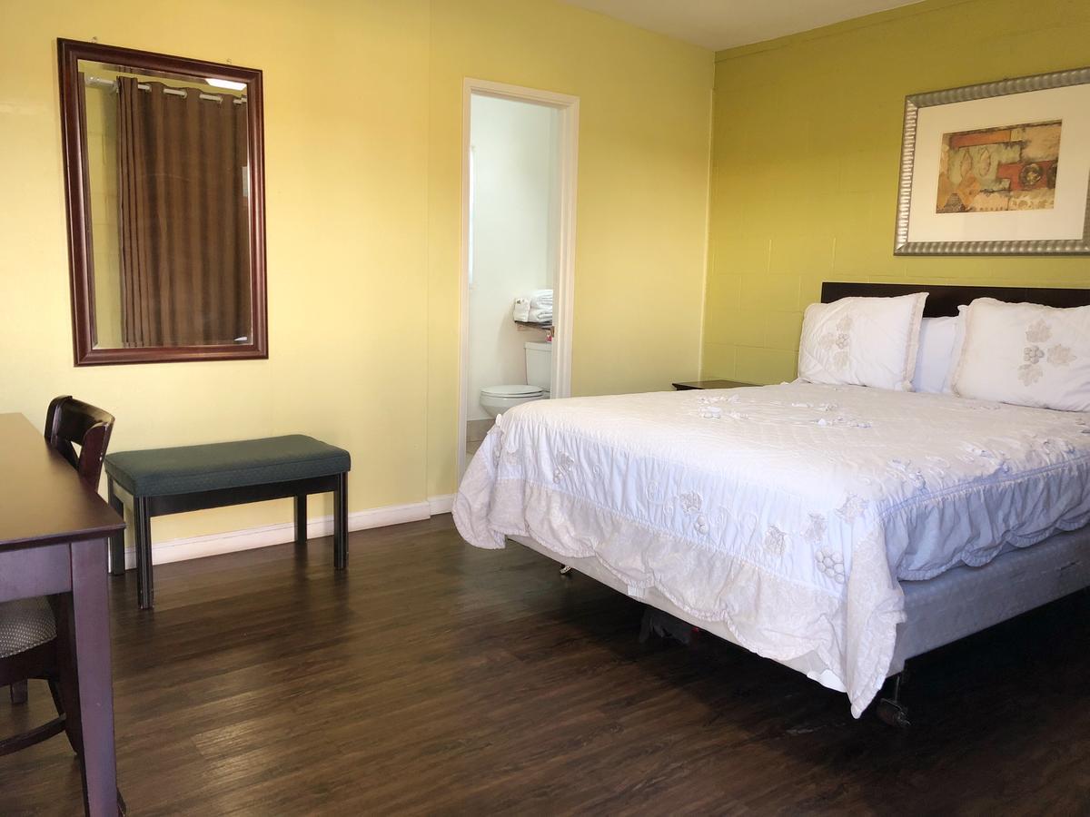 Royal Inn And Suites Hemet Buitenkant foto