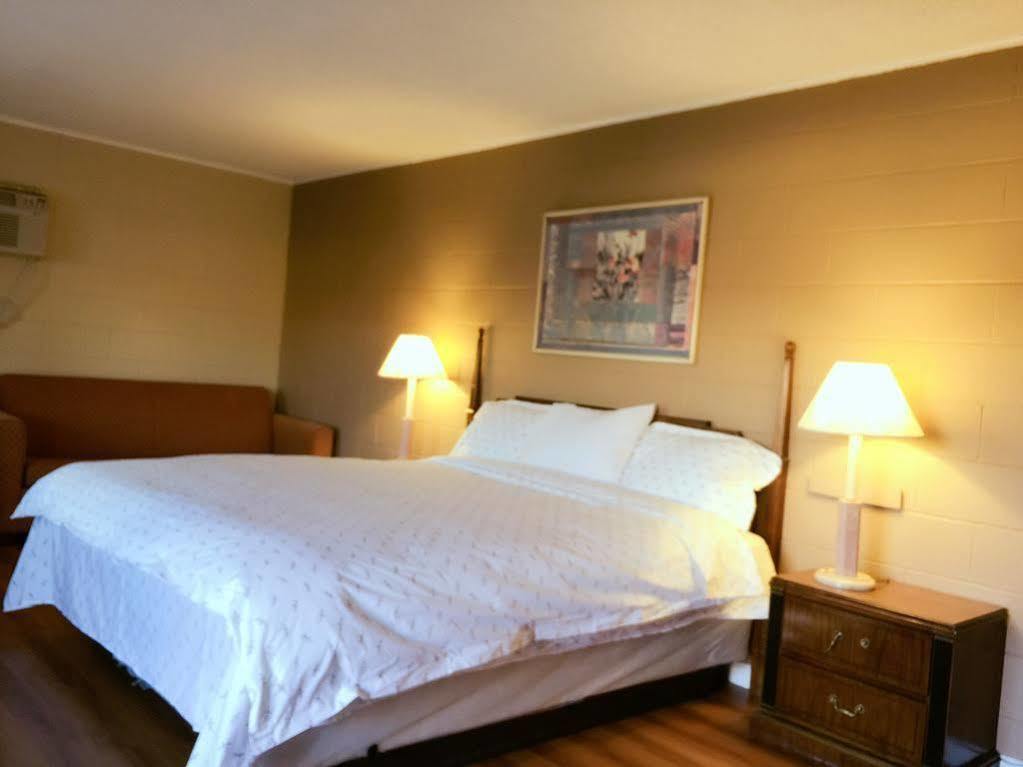 Royal Inn And Suites Hemet Buitenkant foto