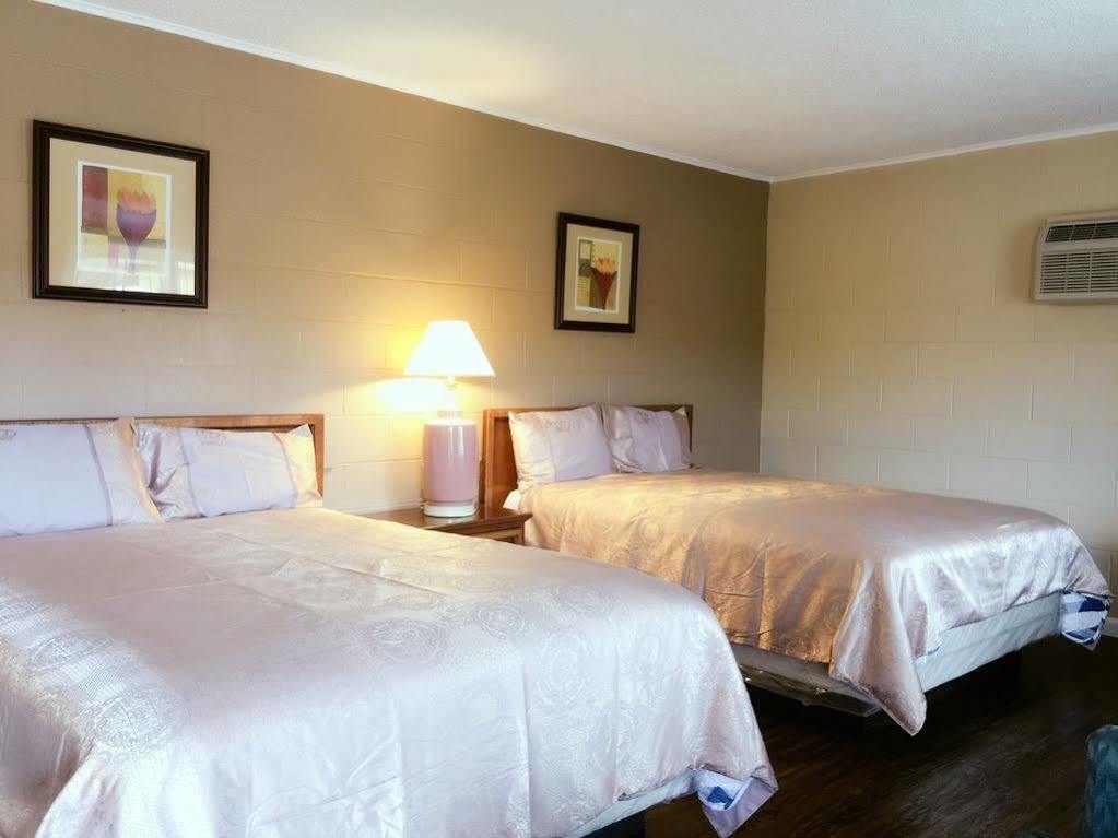 Royal Inn And Suites Hemet Buitenkant foto