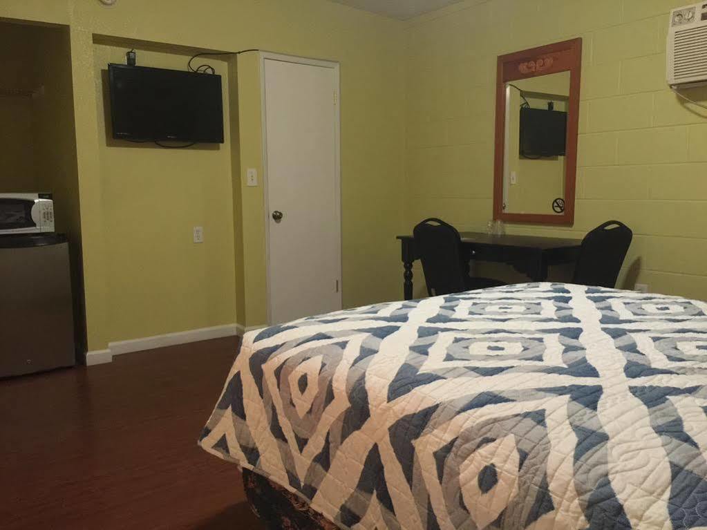 Royal Inn And Suites Hemet Buitenkant foto