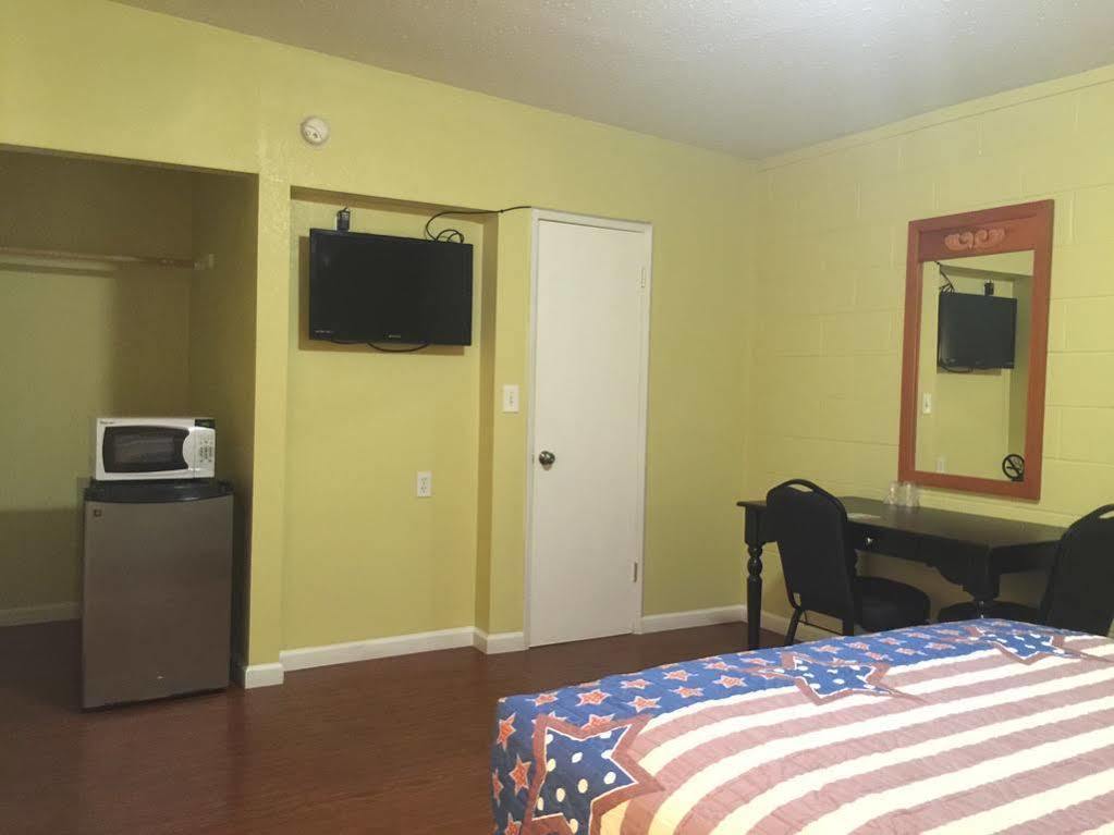Royal Inn And Suites Hemet Buitenkant foto