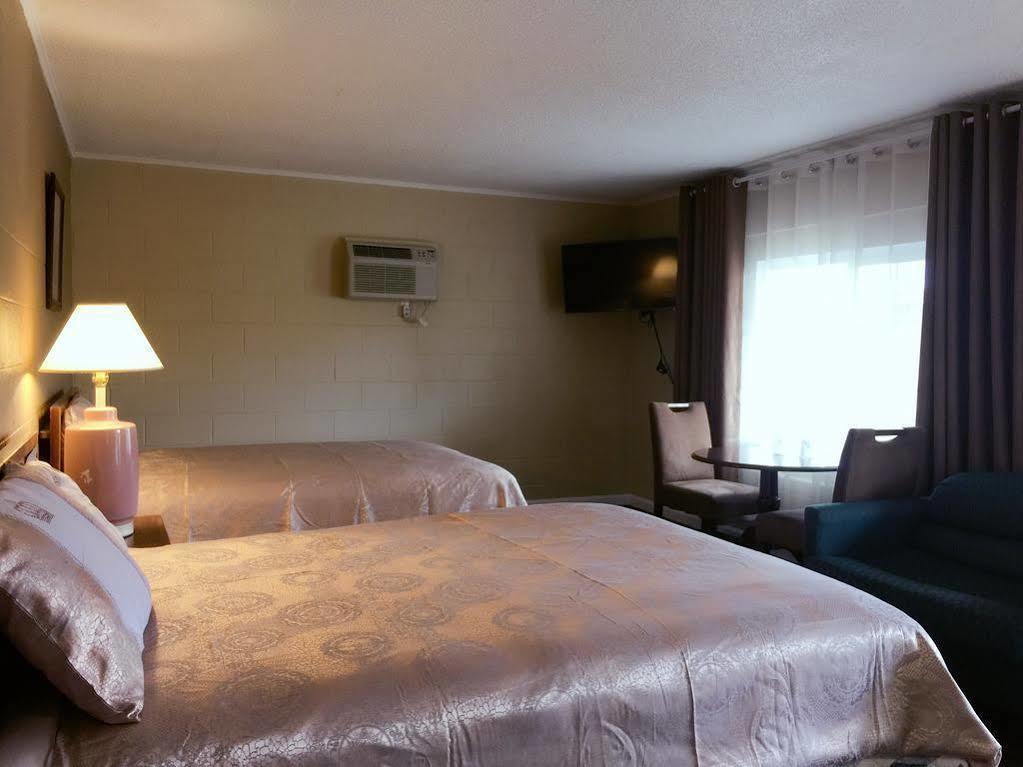 Royal Inn And Suites Hemet Buitenkant foto