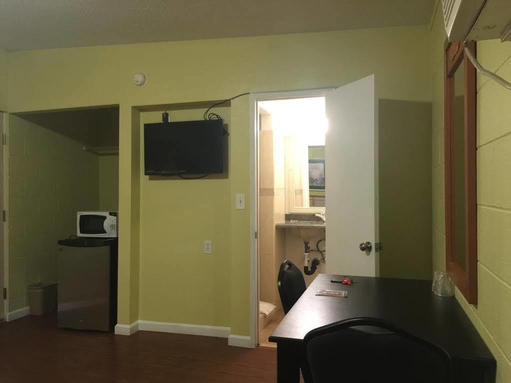 Royal Inn And Suites Hemet Buitenkant foto